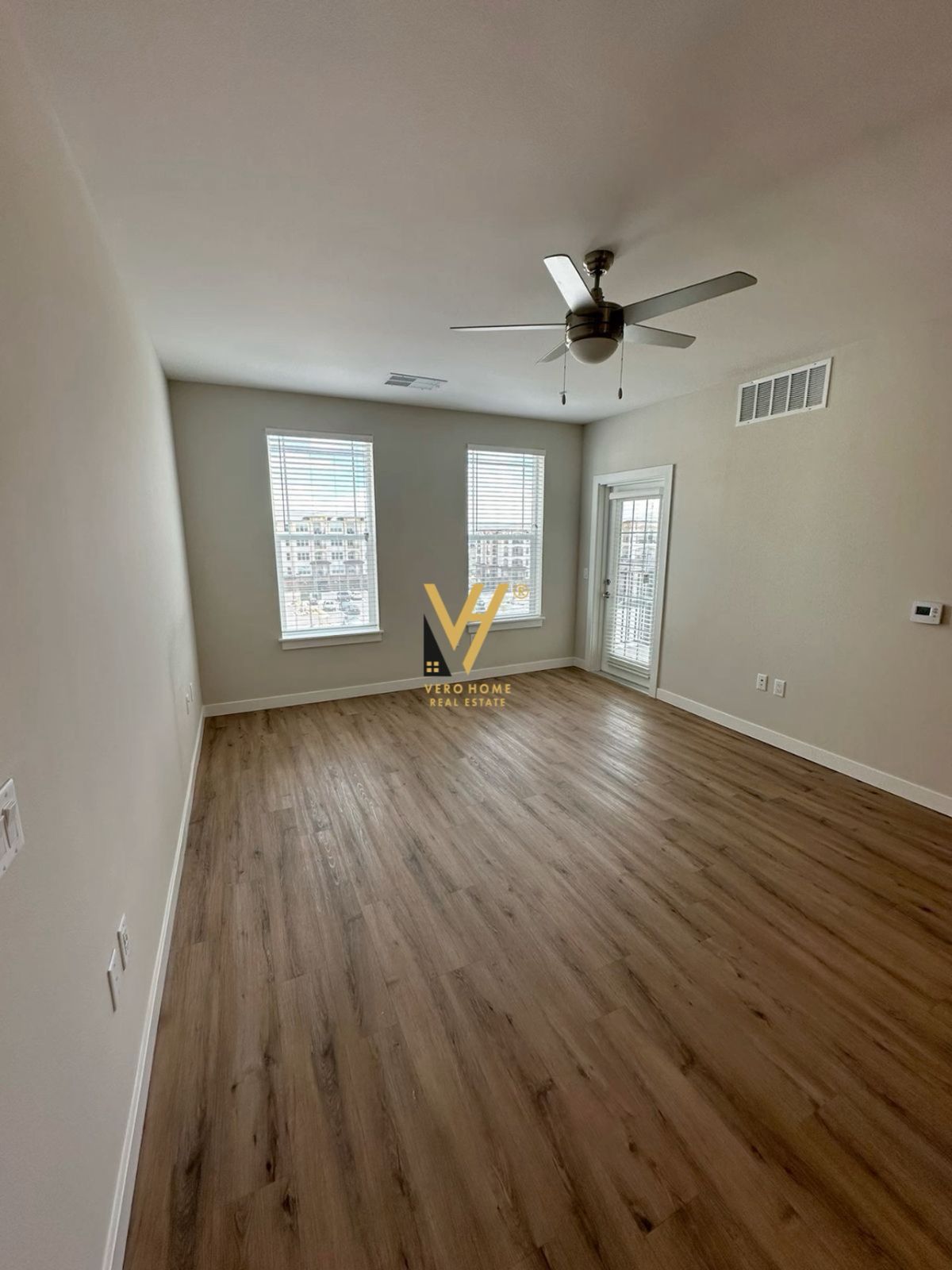 ZYRE 45 M2 ME QERA TE BLV BAJRAM CURRI 30.000 LEKE