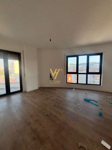 ZYRE 95 M2 ME QERA TE KOMUNA E PARISIT 700 EURO