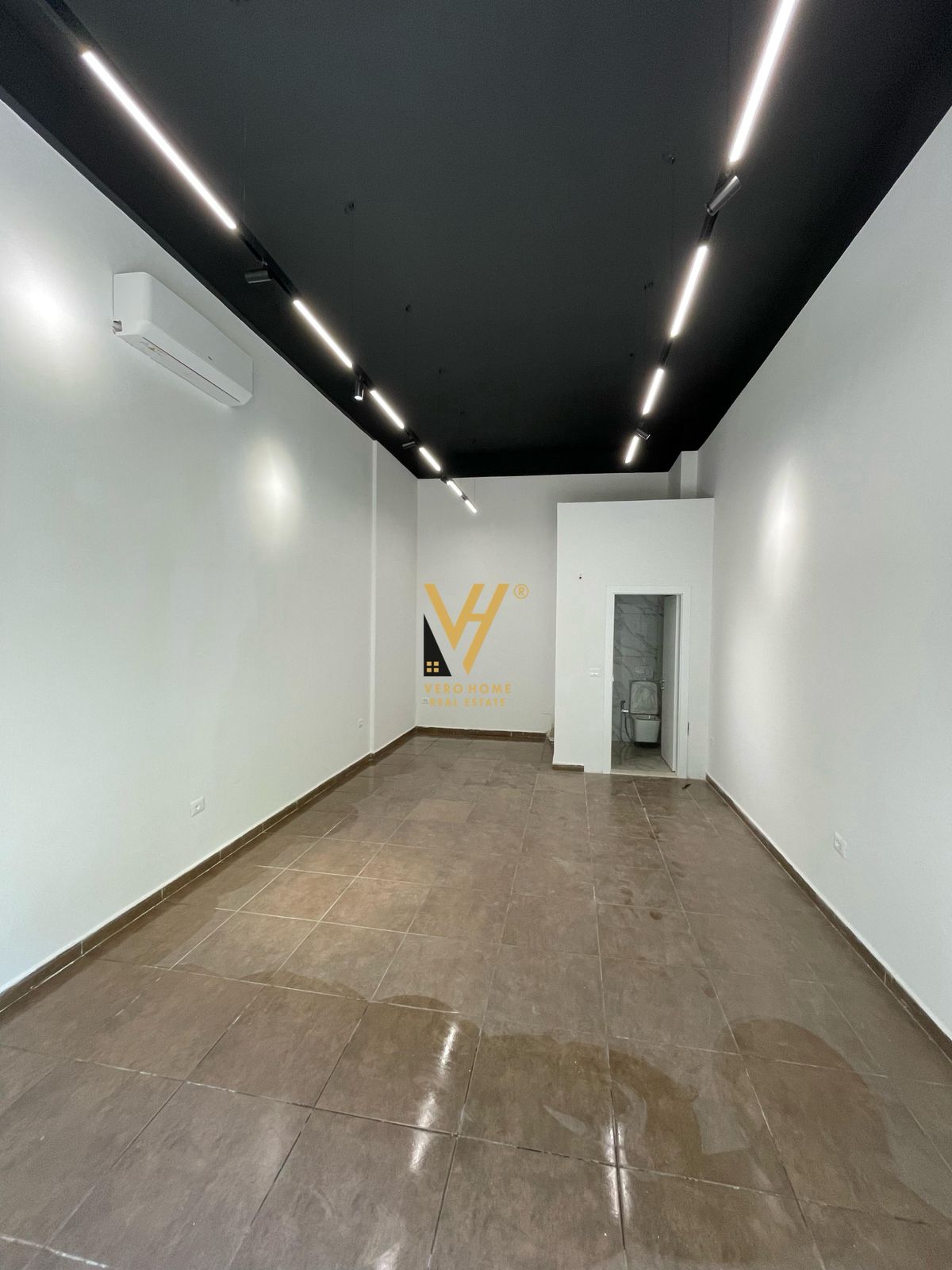 AMBIENT 35M2 TE KOMUNA E PARISIT 550 EURO