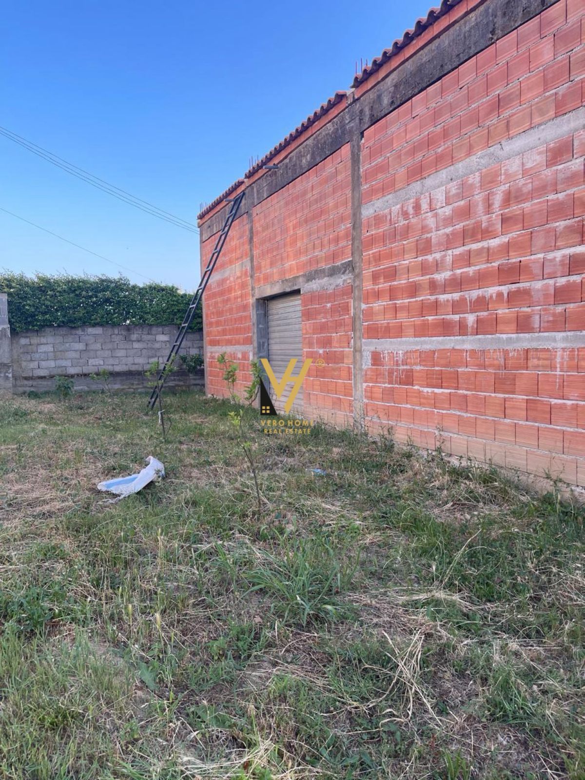 MAGAZINE 200 M2 ME QERA TE SANATORIUMI, SAUK 1.500