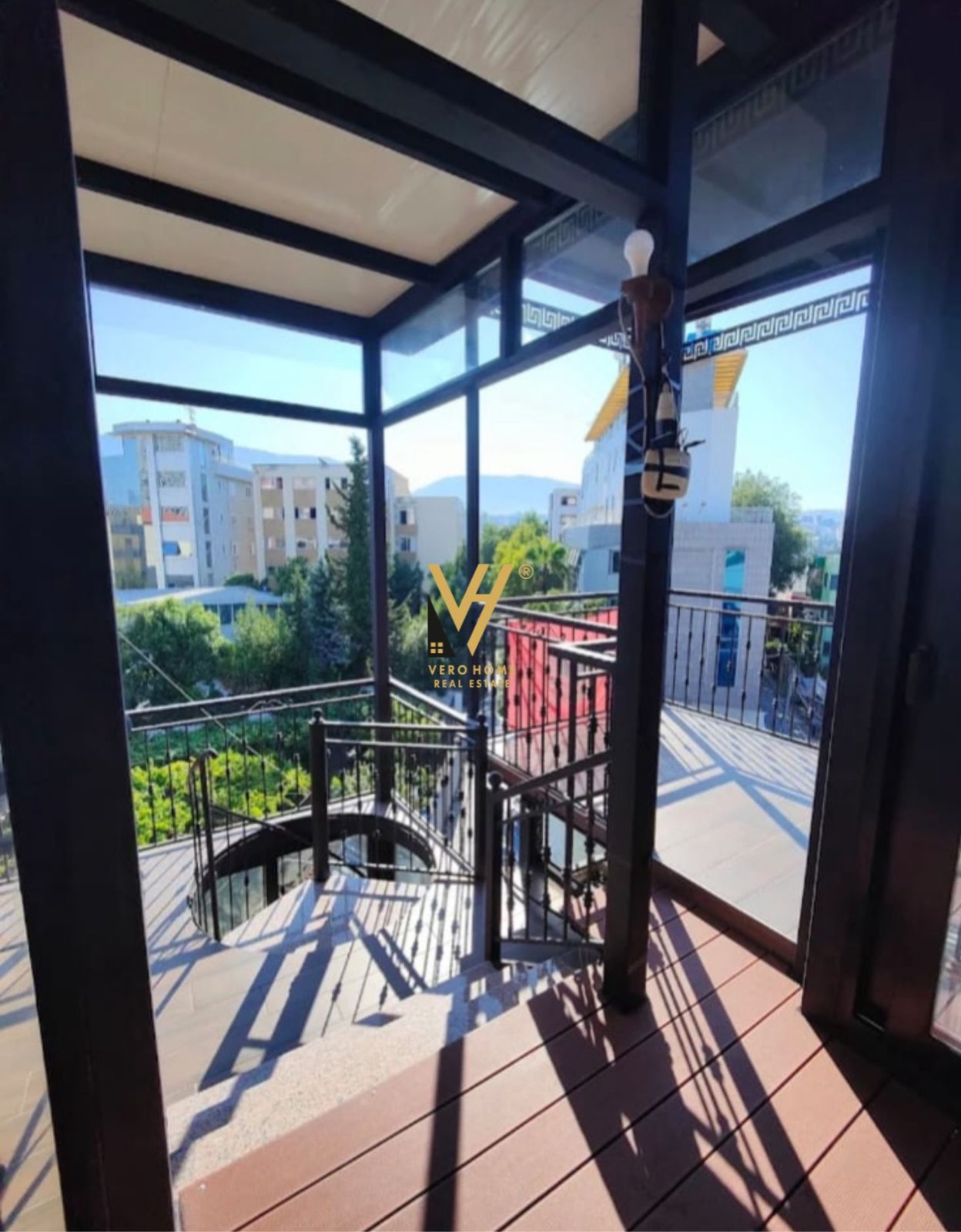 HOTEL DHE SHTEPI TE RR.ELBASANIT 1.750.000 EURO