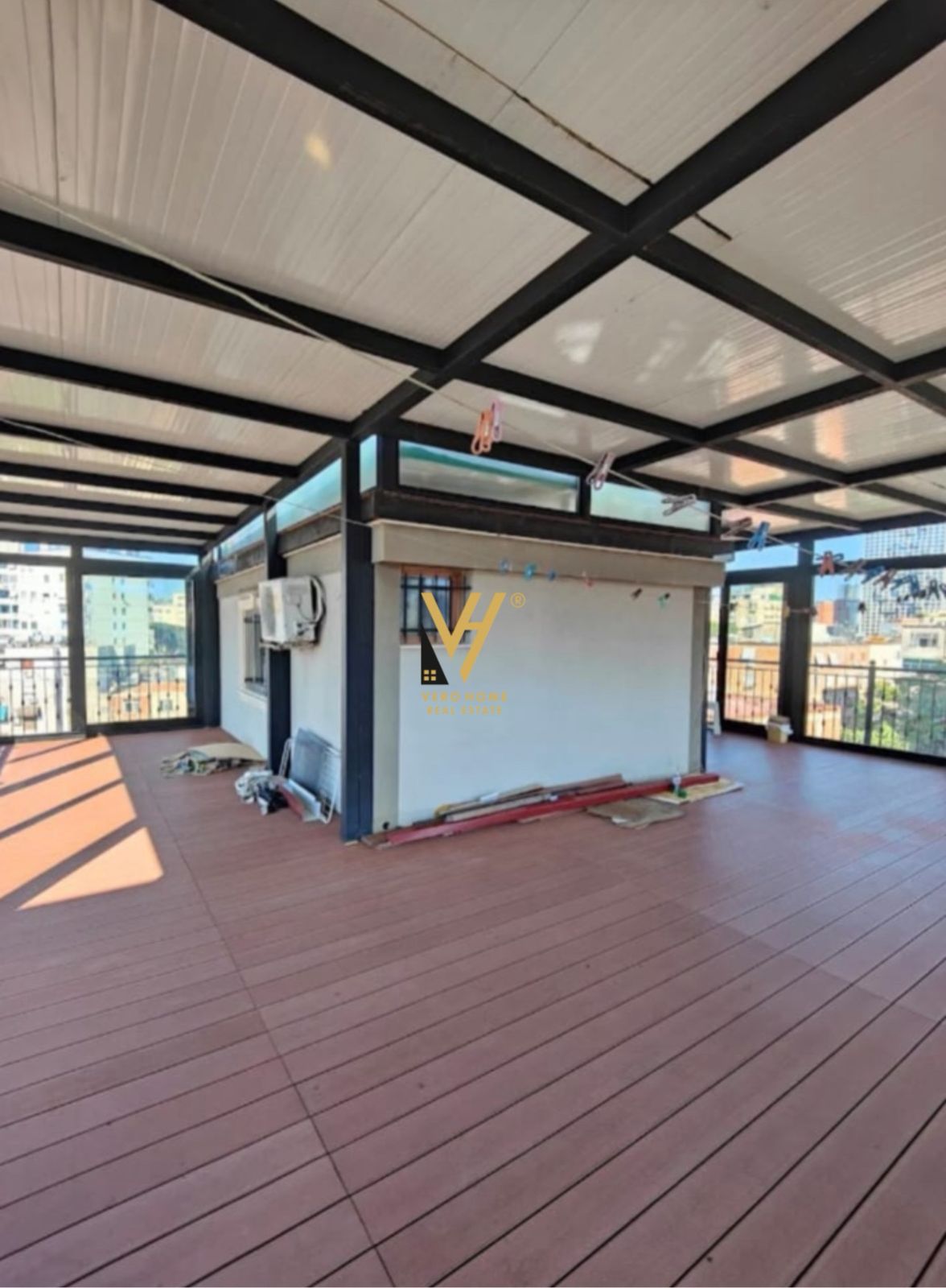 HOTEL DHE SHTEPI TE RR.ELBASANIT 1.750.000 EURO