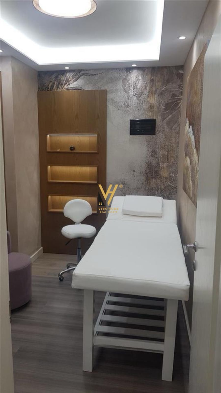 AMBIENT 50M2 ME QERA TE BRRYLI 600 EURO