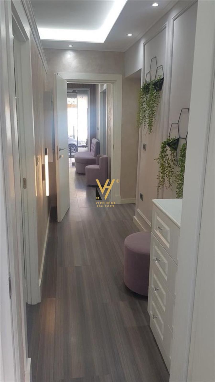 AMBIENT 50M2 ME QERA TE BRRYLI 600 EURO