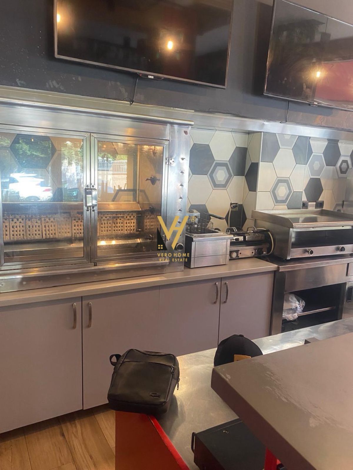 DYQAN 50 M2 ME QERA TE KOMUNA E PARISIT 1.200 EUR