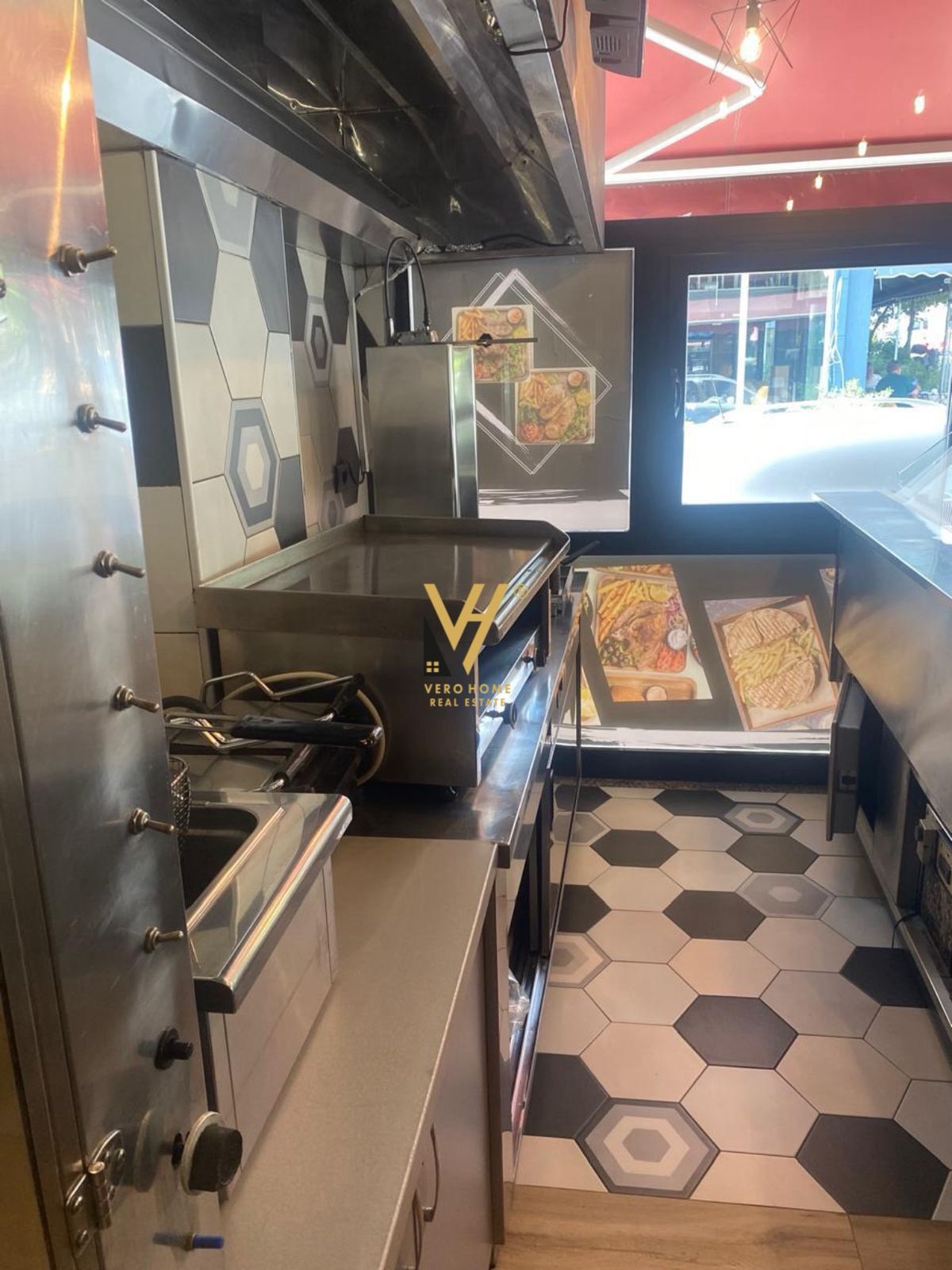 DYQAN 50 M2 ME QERA TE KOMUNA E PARISIT 1.200 EUR