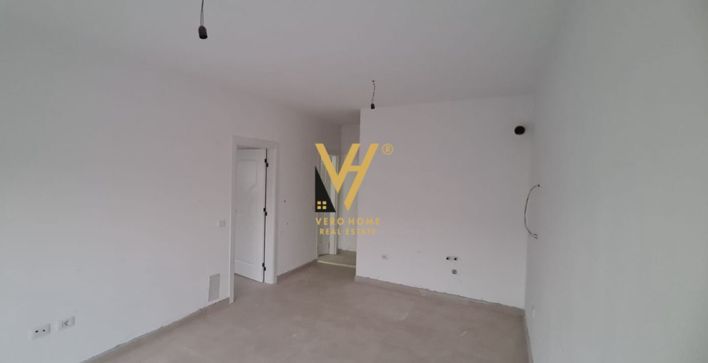 ZYRE 57 M2 ME QERA TE PAZARI I RI 40.000 LEKE