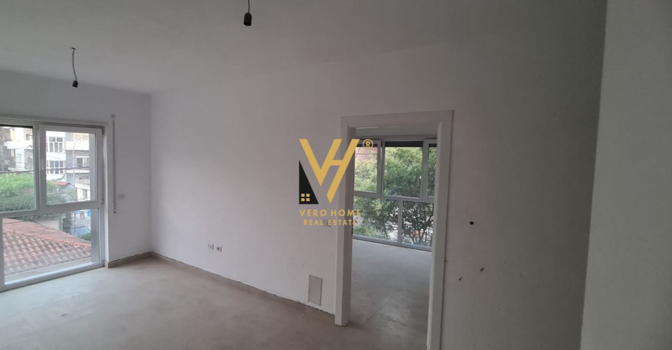 ZYRE 57 M2 ME QERA TE PAZARI I RI 40.000 LEKE