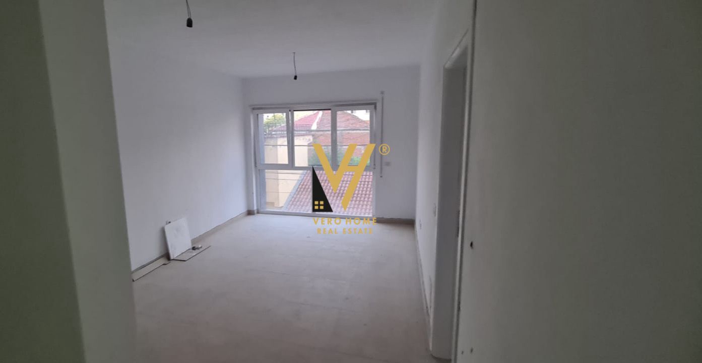 ZYRE 57 M2 ME QERA TE PAZARI I RI 40.000 LEKE