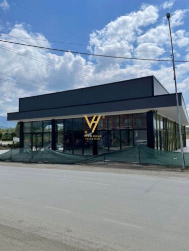 KAPANON 1.400 M2 ME QERA NE ZALL HERR 2.000 EURO