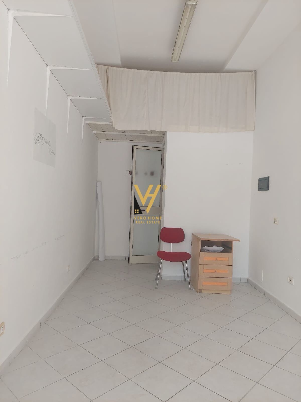 DYQAN 18 M2 ME QERA NE ALI DEM 30.000 LEKE