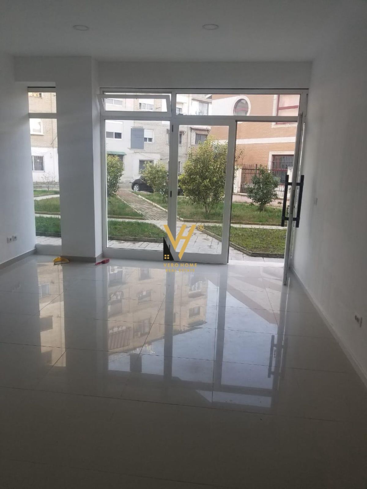 DYQAN 30M2 ME QERA NE VASIL SHANTO 400 EURO