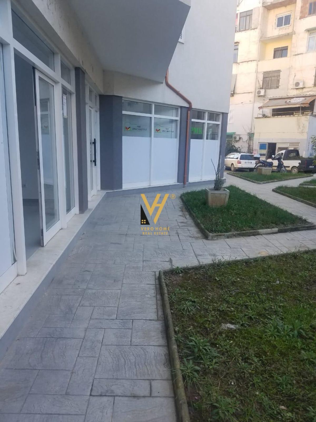 DYQAN 30M2 ME QERA NE VASIL SHANTO 400 EURO