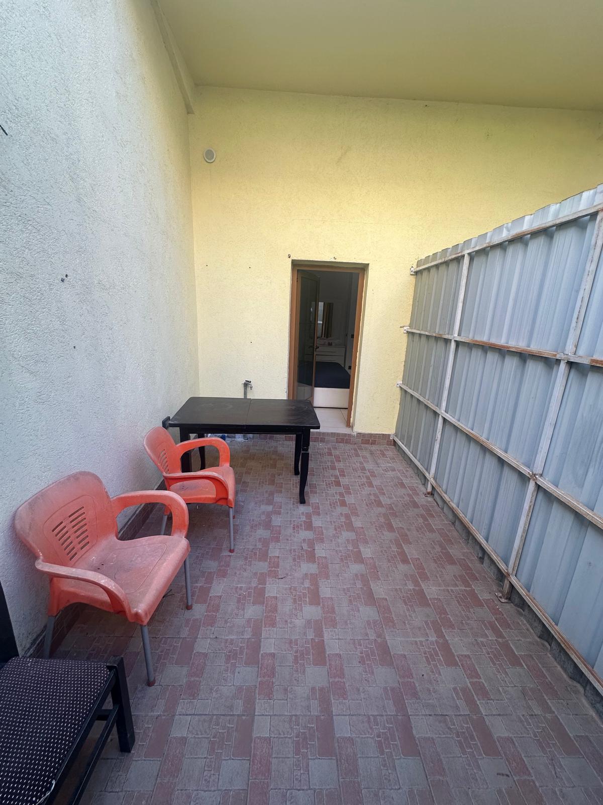 Jepet me qera 1+1 prane viles Gold ,Selvia