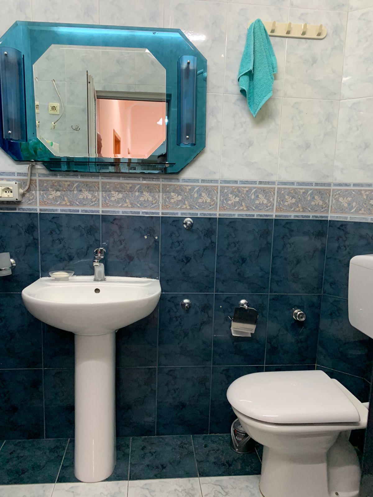 JEPET ME QERA 2+1 PRANE TAJVAN