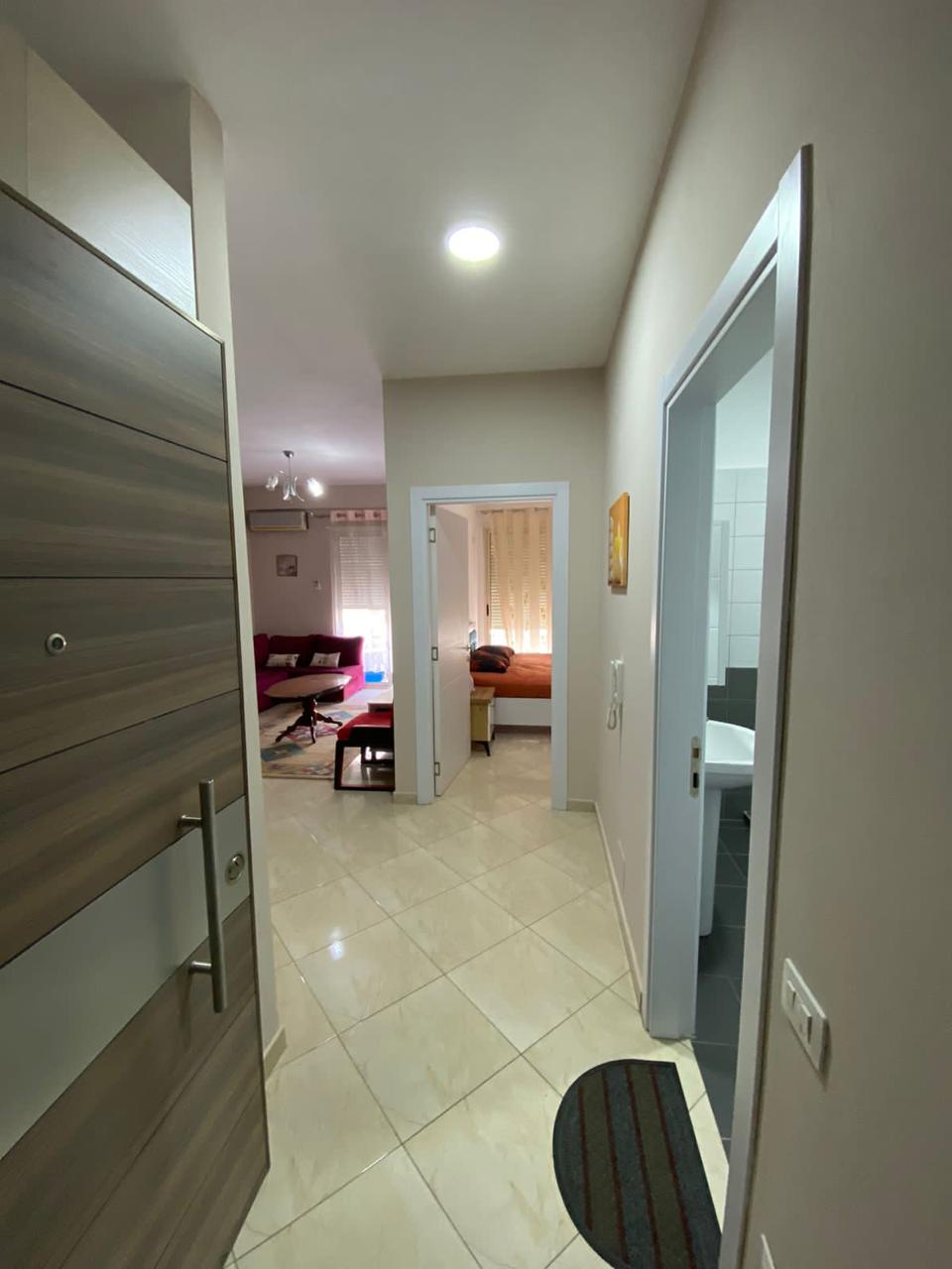 Jepet me qera Apartamenti 1+1 , kompleksi Golden P