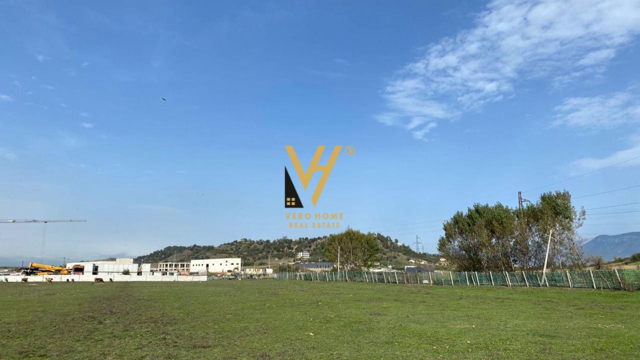 TOKE ARE 10.700 M2 NE YZBERISHT 660.000 EURO