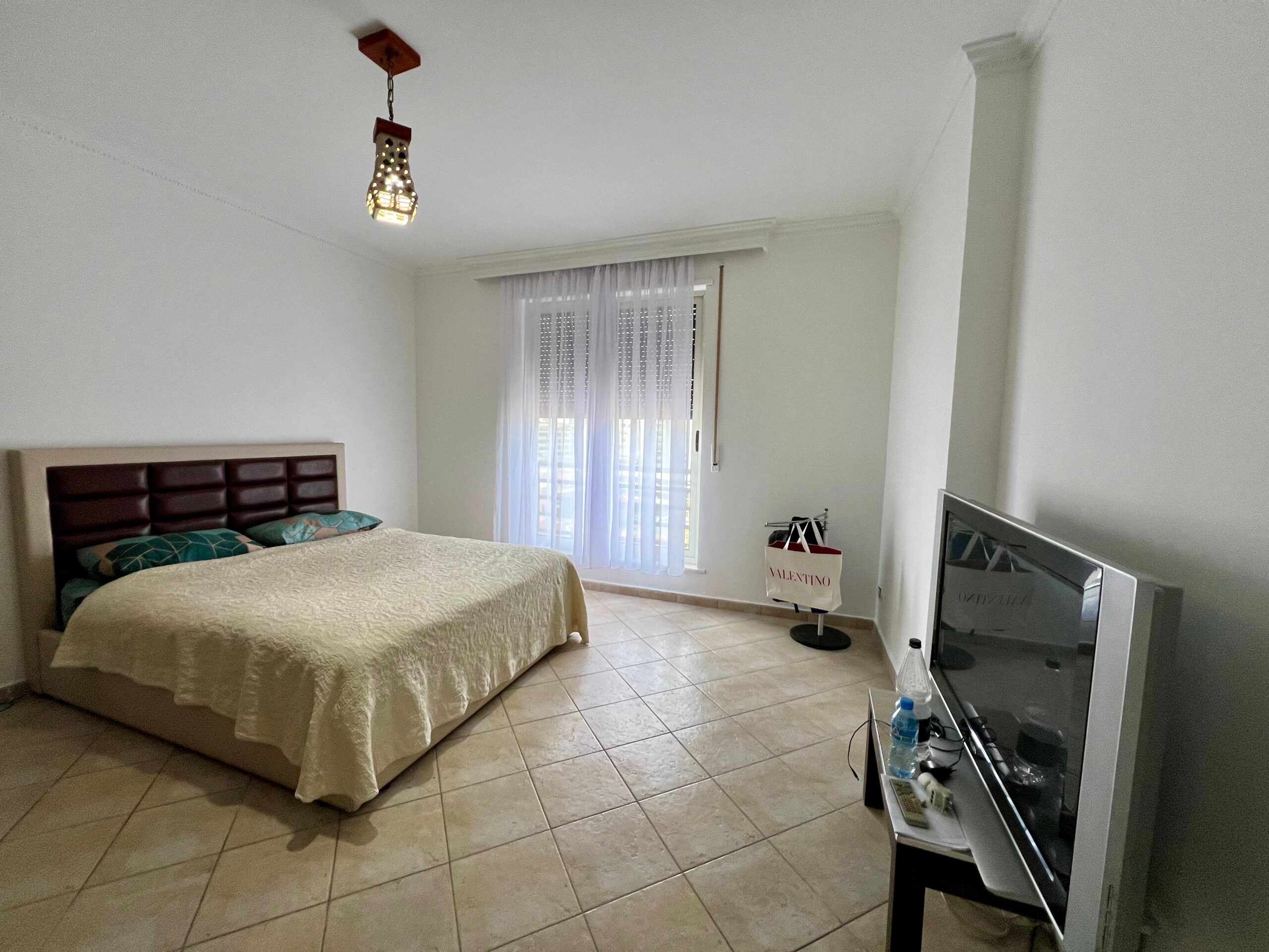 Qira, Apartament 2+1+2 ” Rruga e Barrikadave”