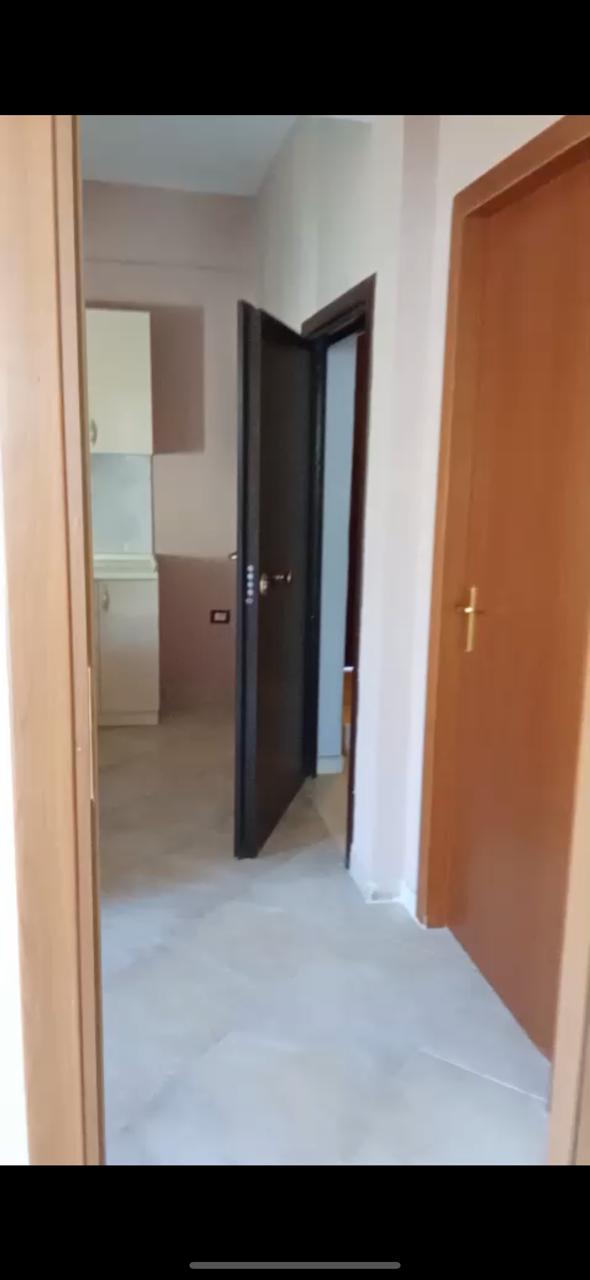 Jepet me qera Apartamenti 1+1 , rruga Sali Nivica,