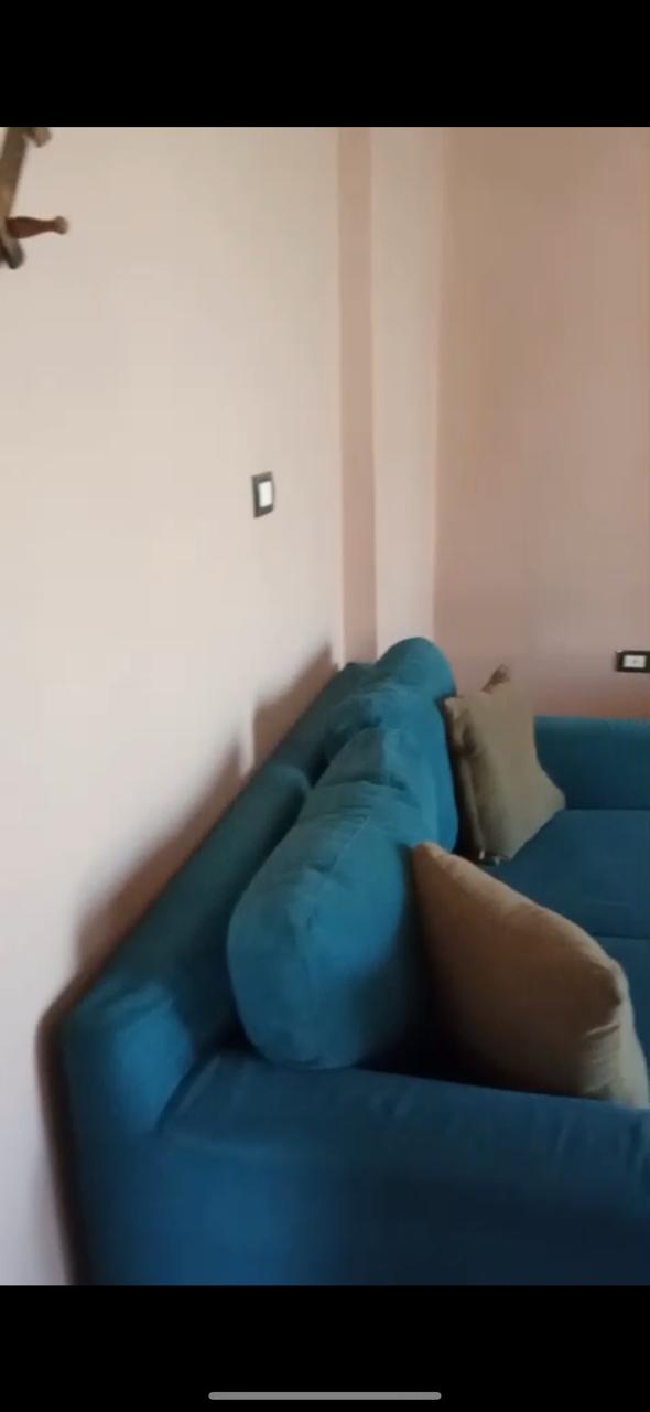 Jepet me qera Apartamenti 1+1 , rruga Sali Nivica,