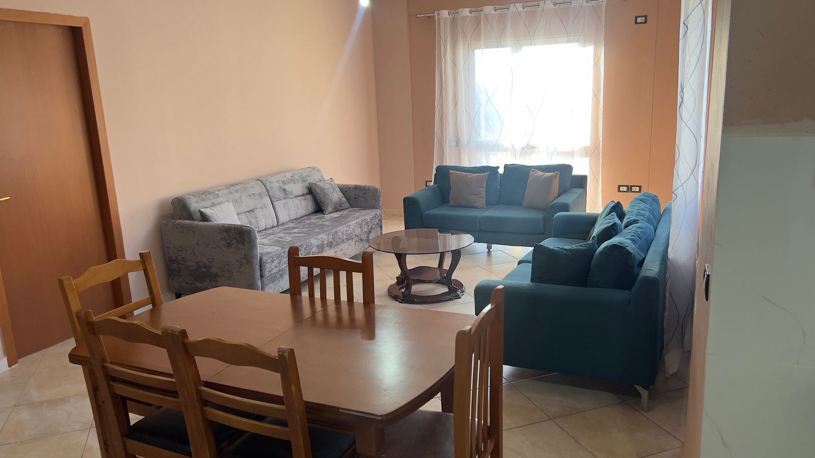 Jepet me qera Apartamenti 2+1 , rruga Sali Nivica,