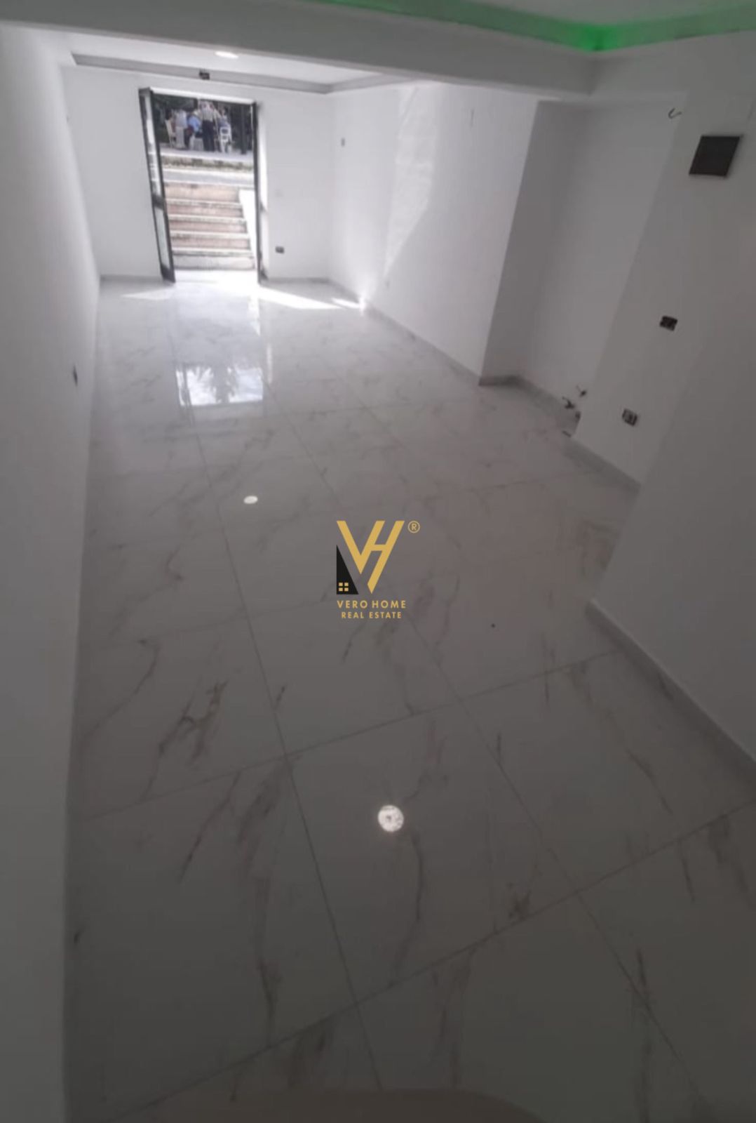 DYQAN 40 M2 TE KOMUNA PARISIT 180.000 EURO