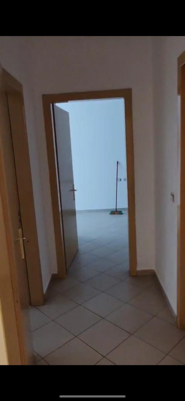 Jepet me qera Apartamenti 2+1 , rruga Kole Koci, Y