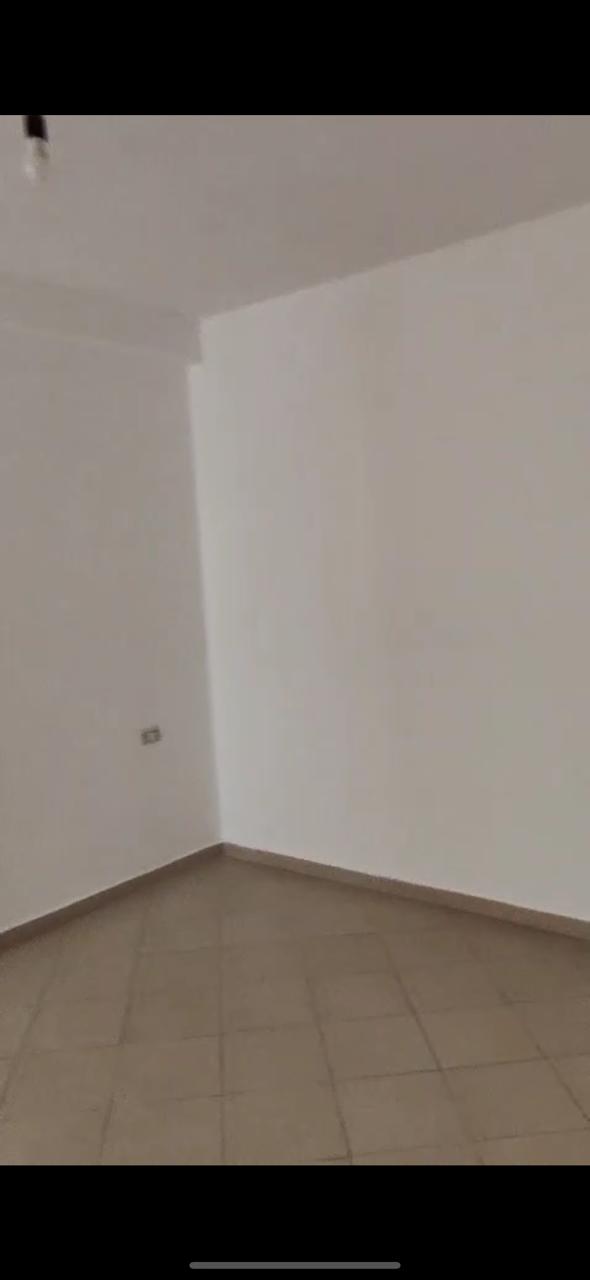 Jepet me qera Apartamenti 2+1 , rruga Kole Koci, Y