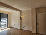 AMBIENT 92 M2 ME QERA TE BULEVARDI I RI 500 EURO