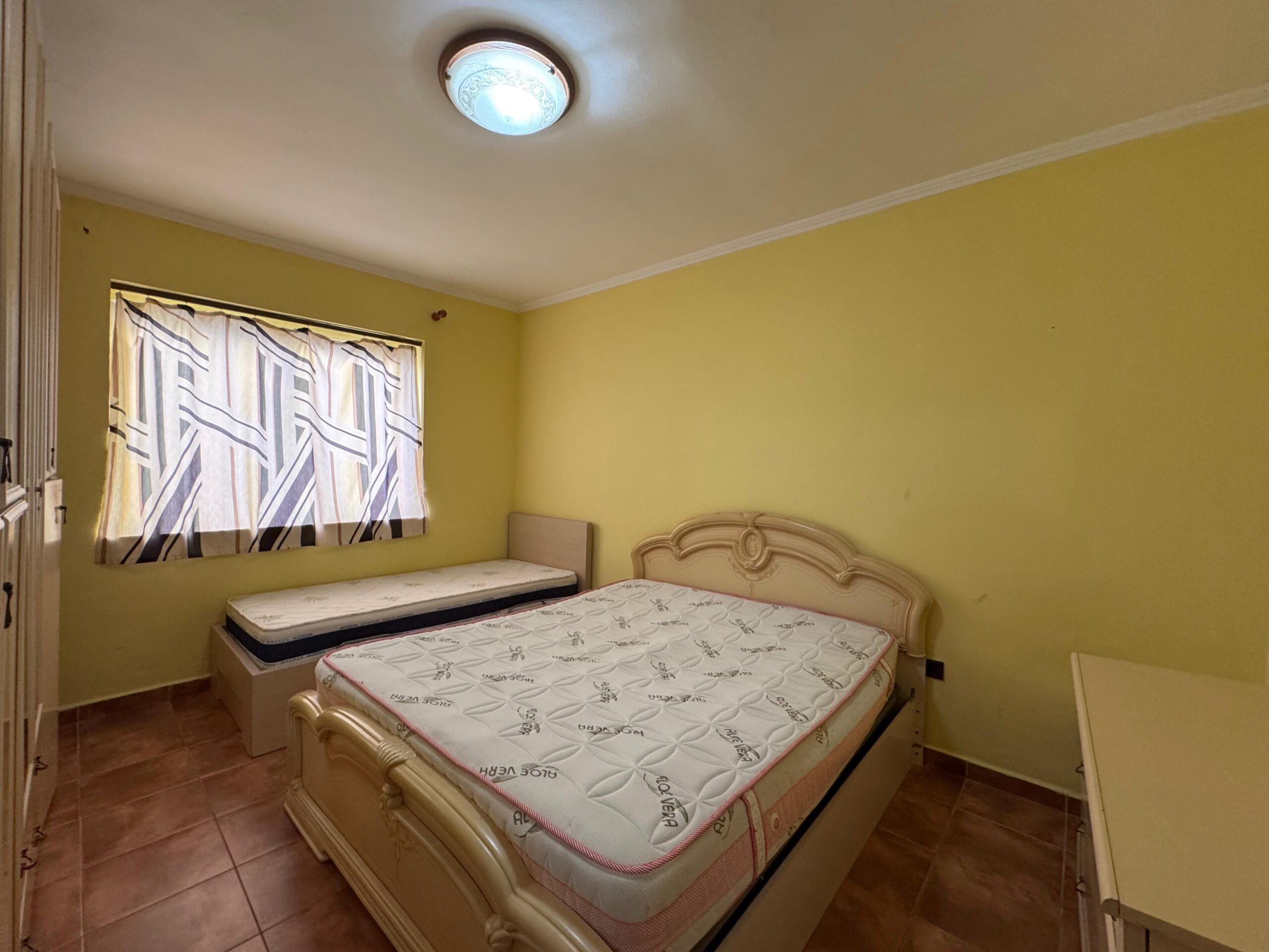 Jepet me qera Apartamenti 1+1 , rruga Grigor Heba,