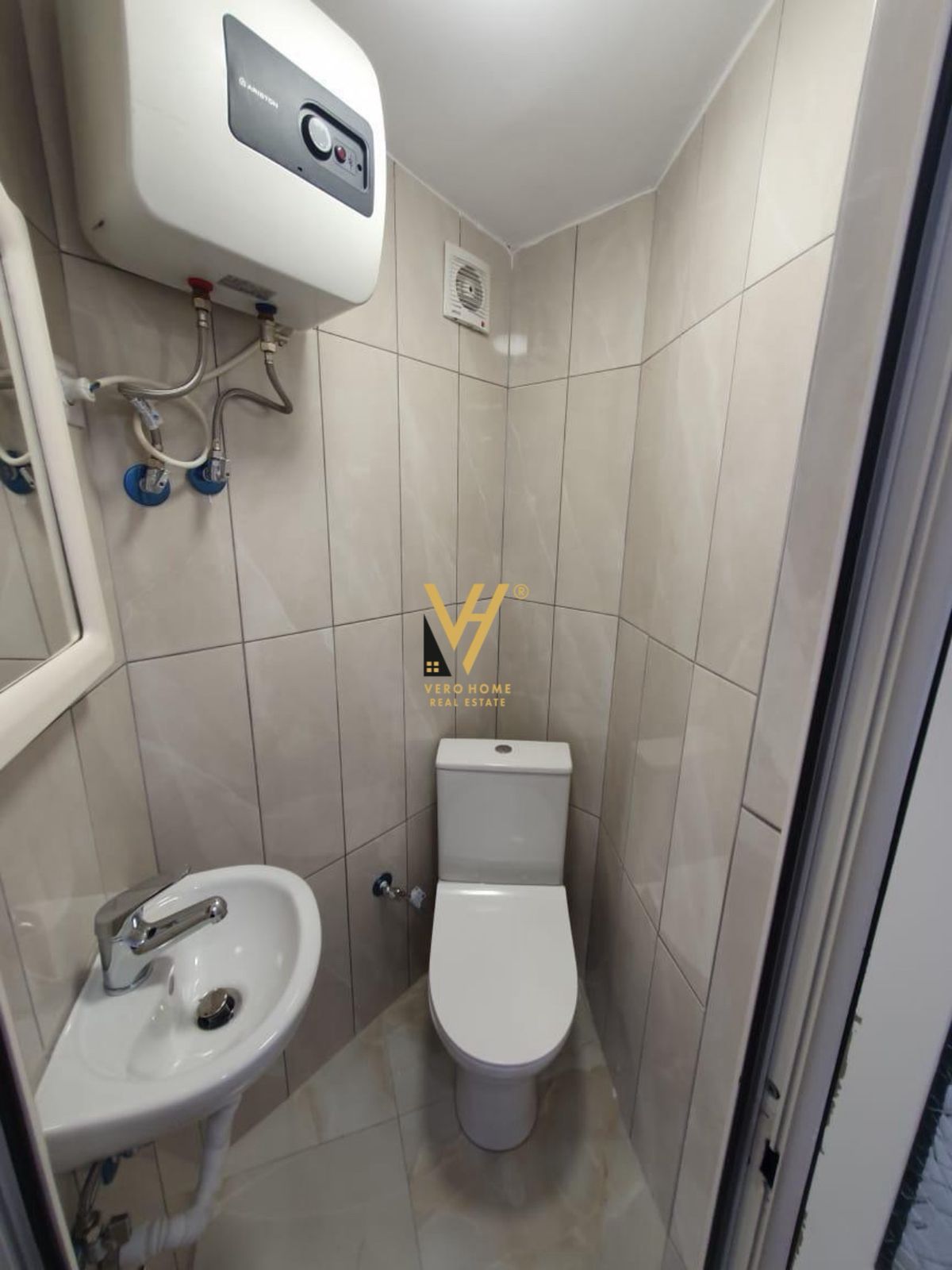 DYQAN 40 M2 TE RRUGA E ELBASANIT 70.000 LEKE