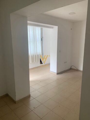 ZYRE 35 M2 ME QERA TEK STADIUMI DINAMO 400 EURO