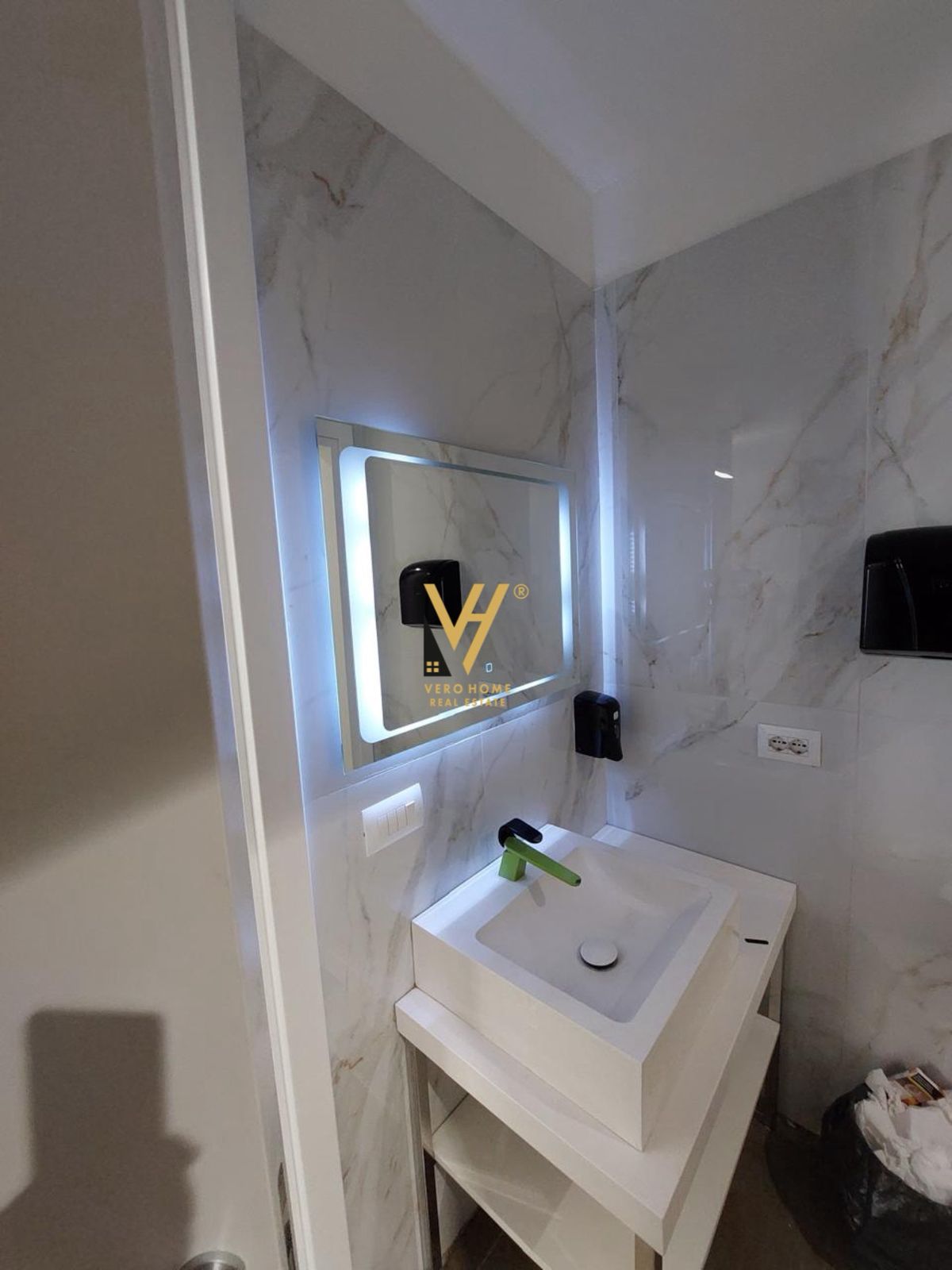 ZYRE 370M2 ME QERA TE RRUGA E KOSOVARVE 6.600 EURO