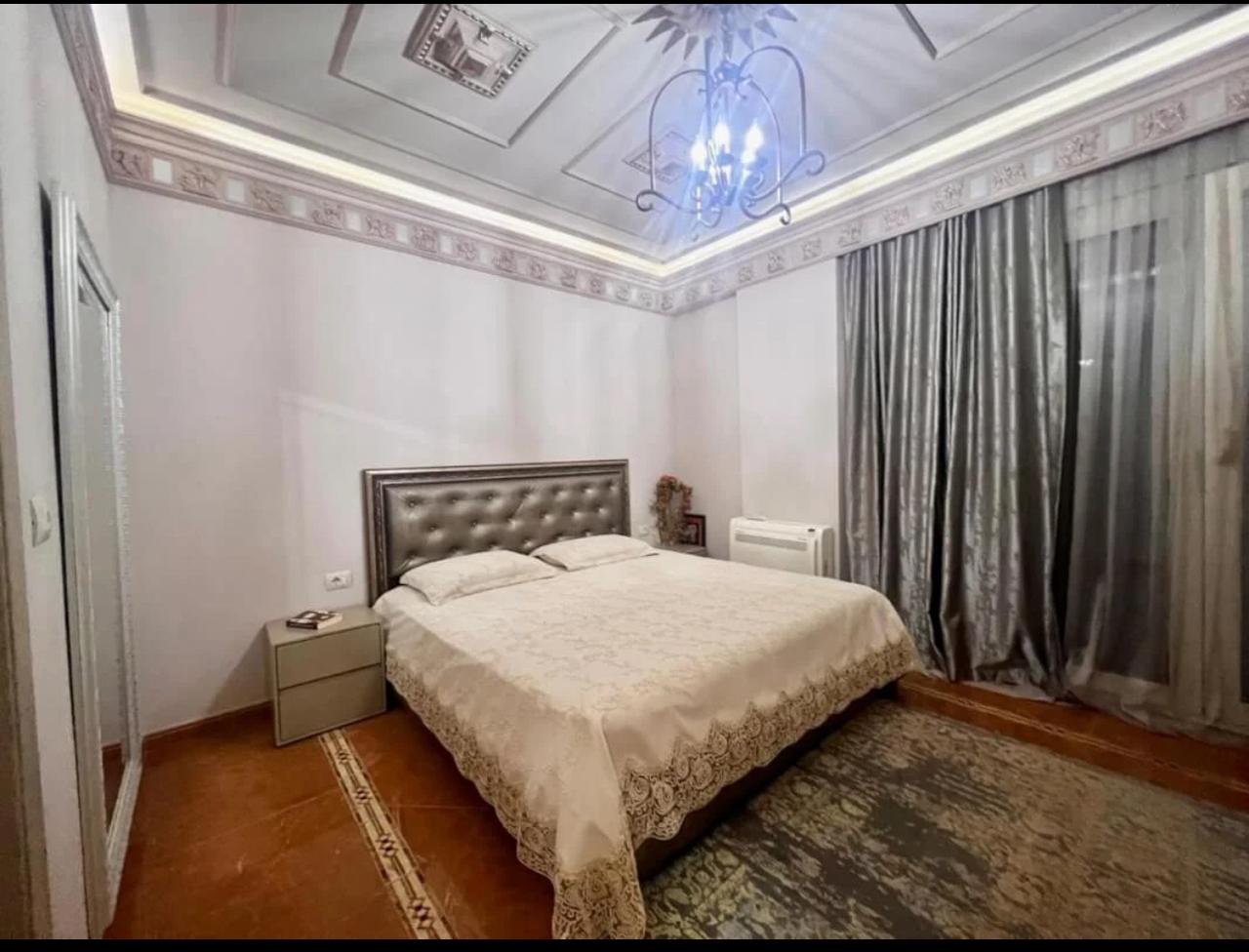 Shitet Apartament 3+1+2 tualete ” Kodra e Diellit”