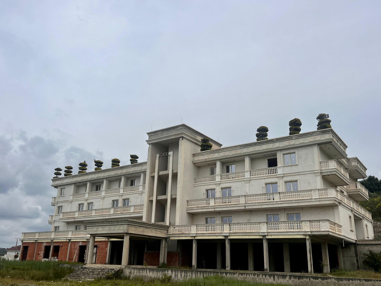 Shitet godinë 4-katëshe në Maminas- Durrës