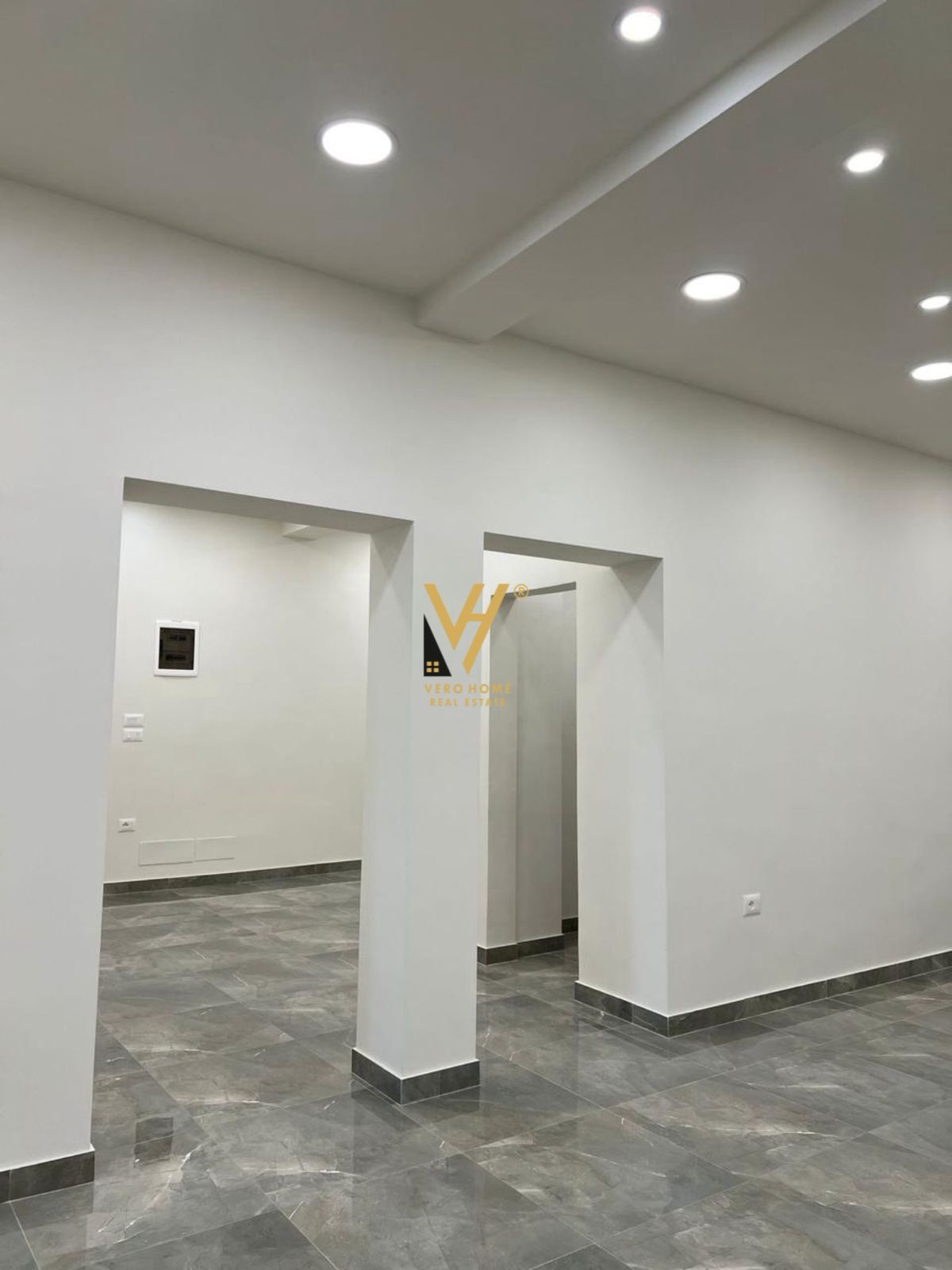 DYQAN 89 M2 TE STADIUMI DINAMO 525.000 EURO