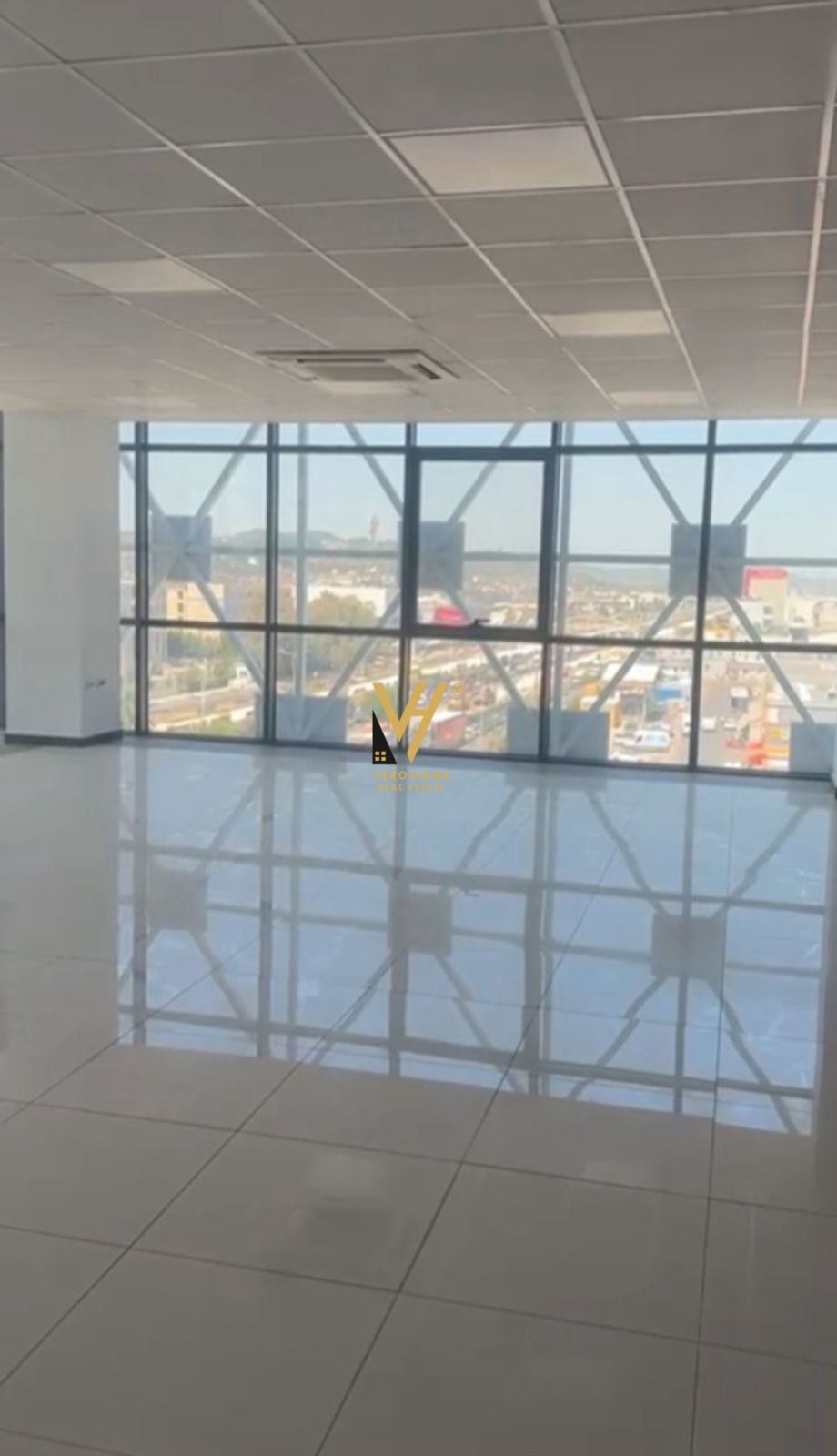 ZYRE 100M2 ME QERA TE PAJTONI CENTER 1.000 EURO