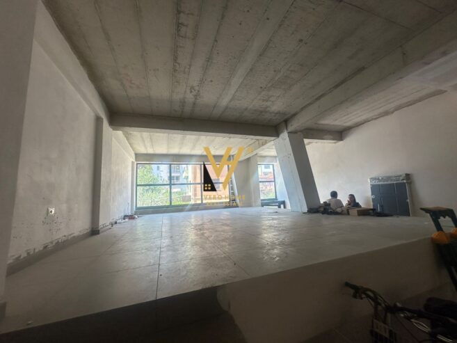AMBIENT 160M2 ME QERA TE SHKOLLA E KUQE 2.000 EURO