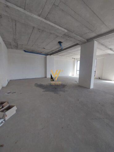 ZYRE 200 M2 ME QERA TE RRUGA E DIBRES 1.500 EURO
