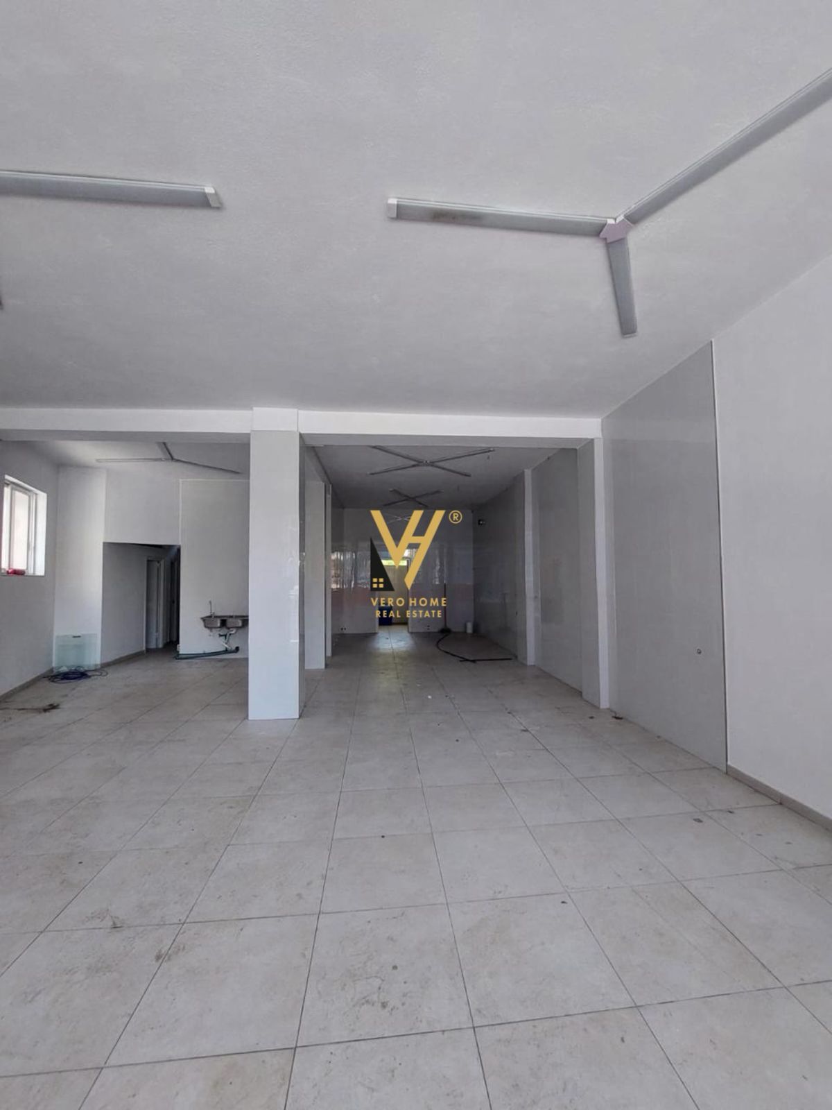 DYQAN 105 M2 ME QIRA TE PAZARI I RI 800 EURO