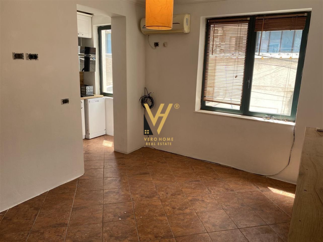 ZYRE 50 M2 ME QIRA TE BLLOKU 650 EURO