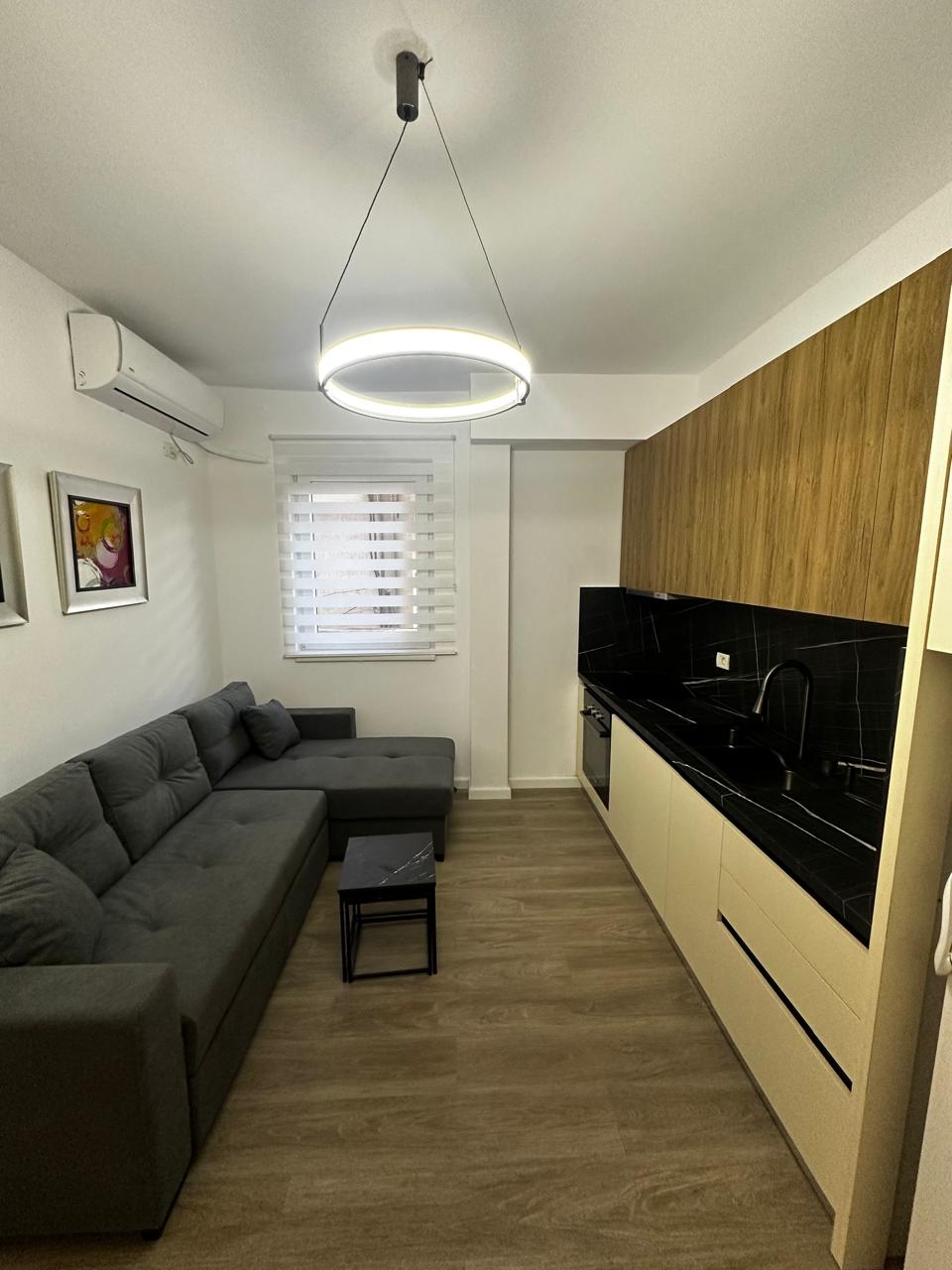 Jepet apartament 1+1 Me Qera Pran Ring Center !