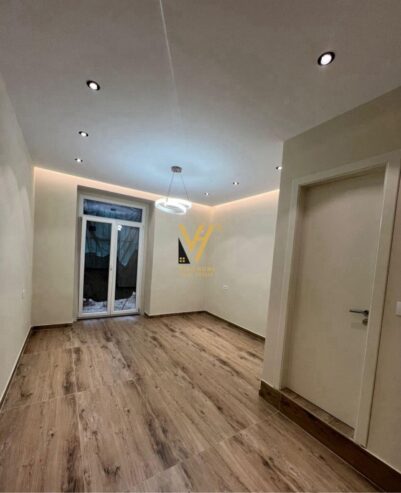 ZYRE 30 M2 ME QIRA TE RRUGA MYSLYM SHYRI 800 EURO