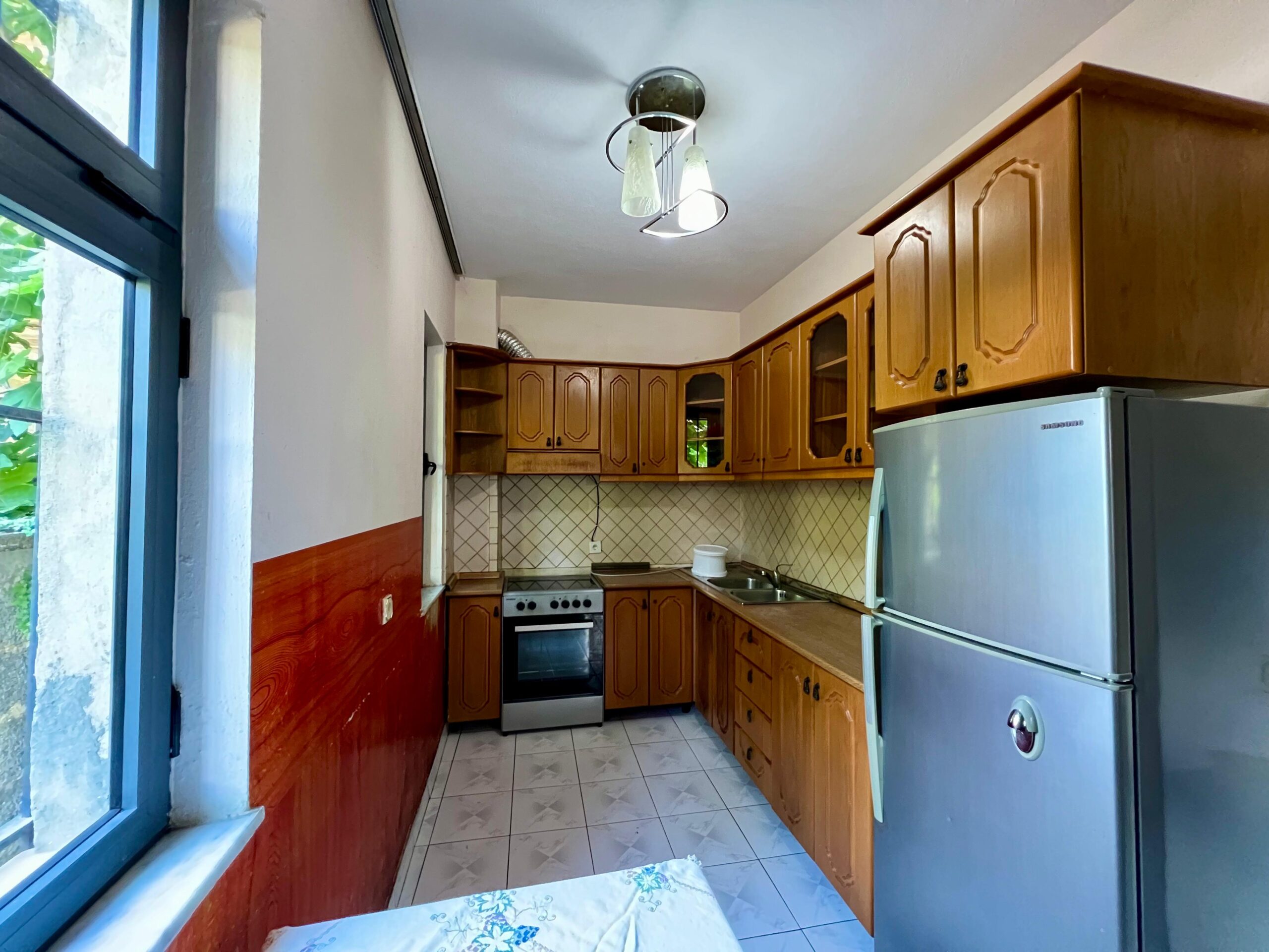 Qira, Shtëpi Private 3-Katëshe “Fresk”, Tiranë.