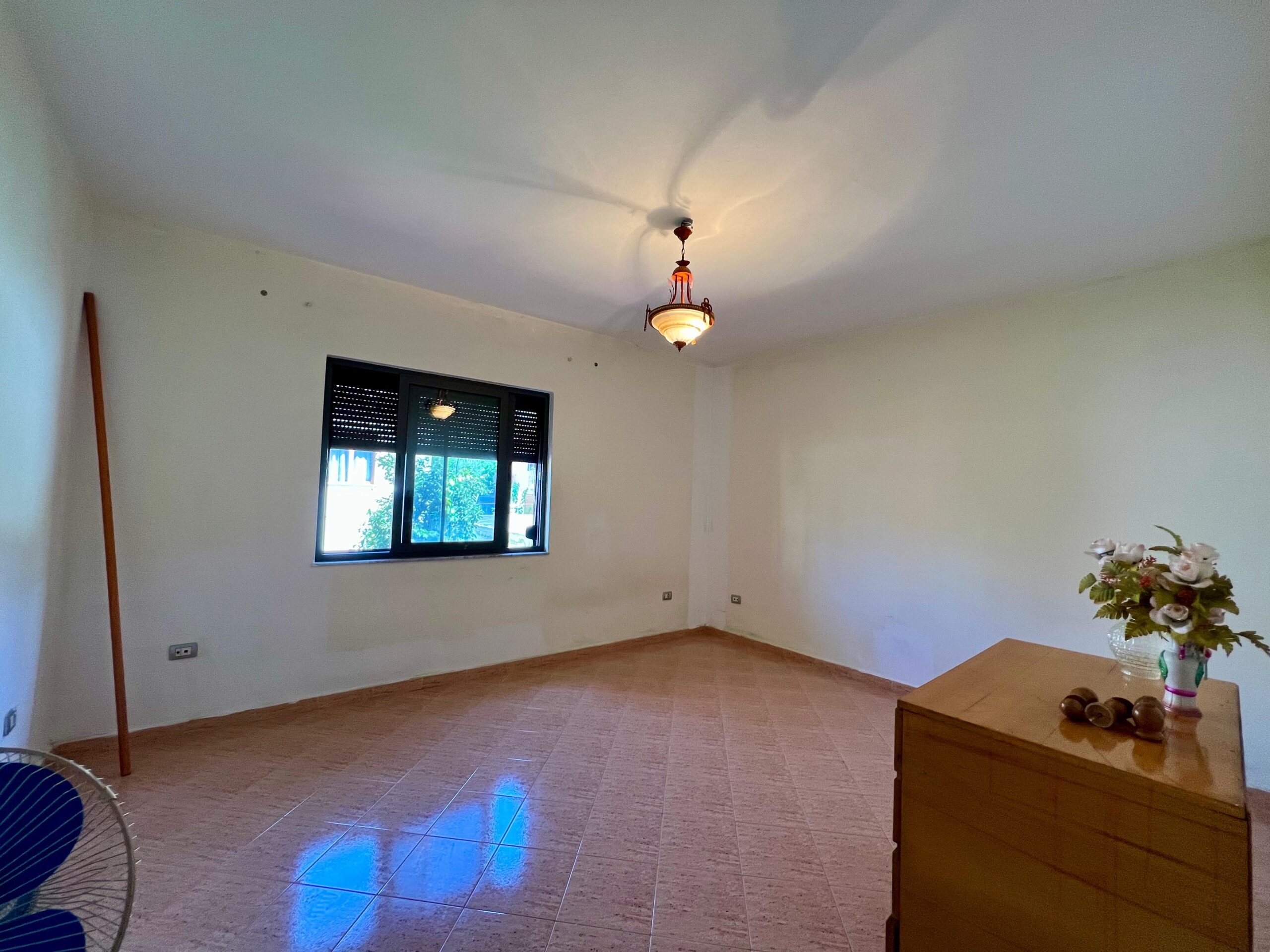 Qira, Shtëpi Private 3-Katëshe “Fresk”, Tiranë.