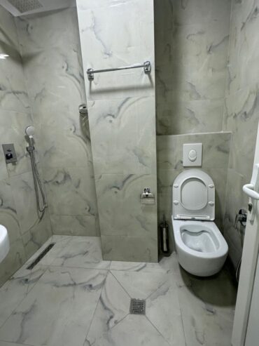 Jap apartament 1+1 me qera ditore ne Himare