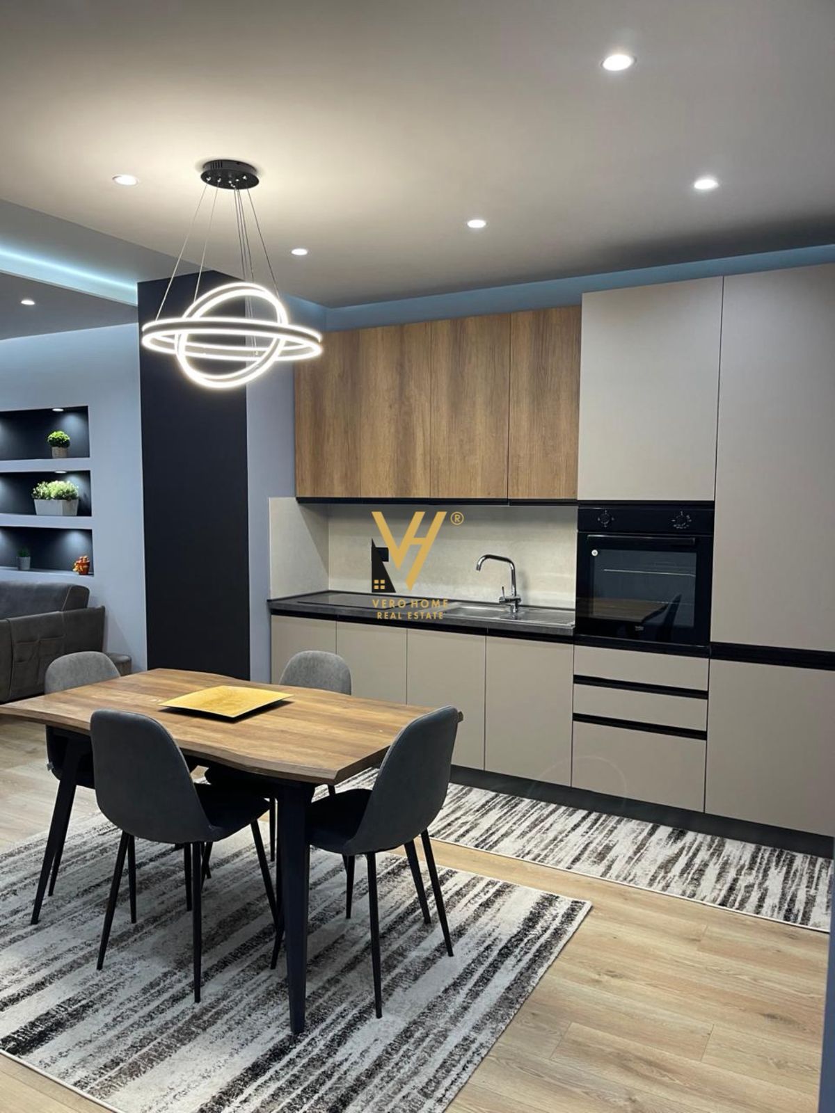 2+1+BLK ME QIRA NE ASTIR 600 EURO