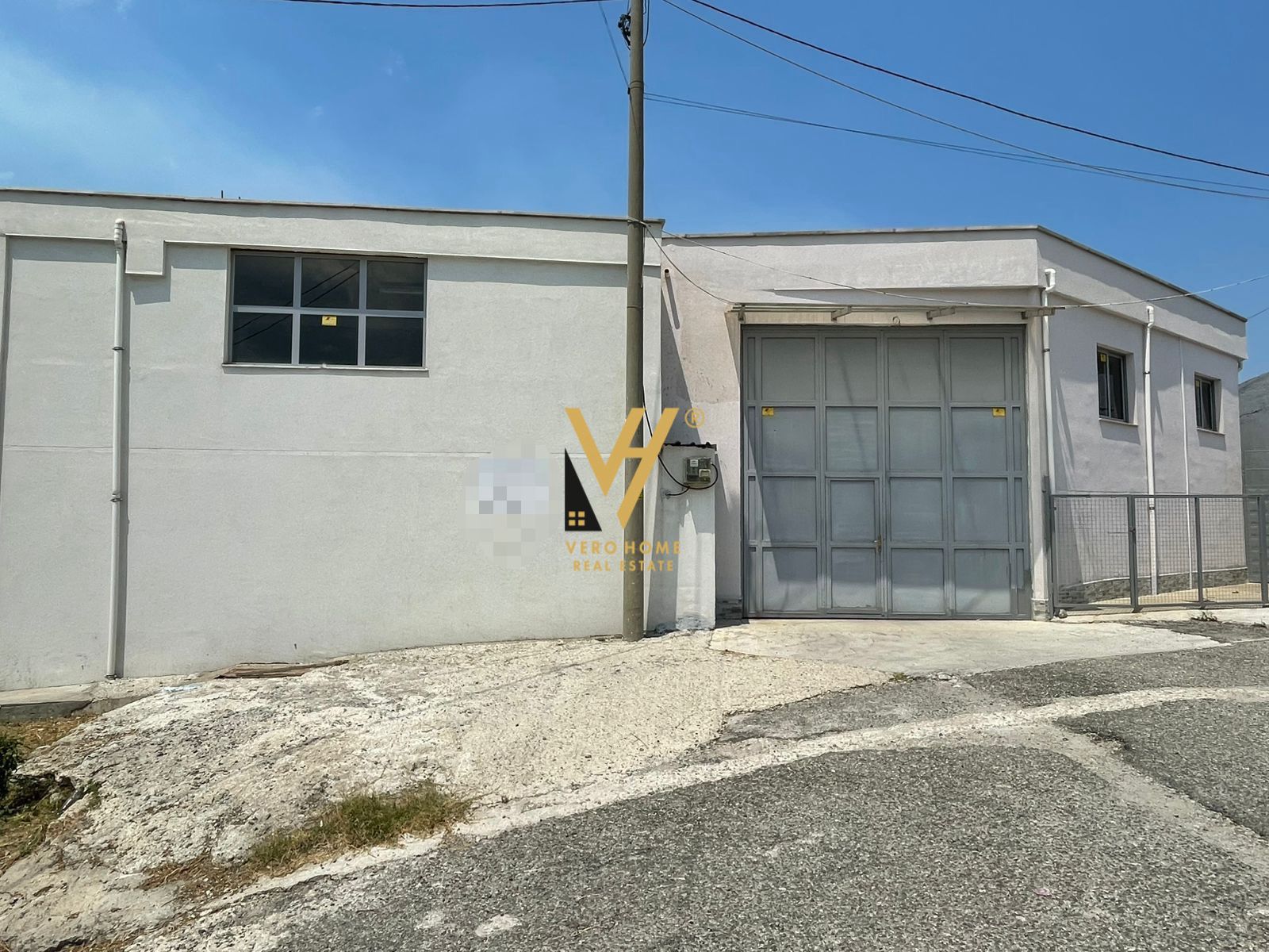 JEPET MAGAZINE 1.000 M2 ME QIRA NE SAUK 2.500 EURO