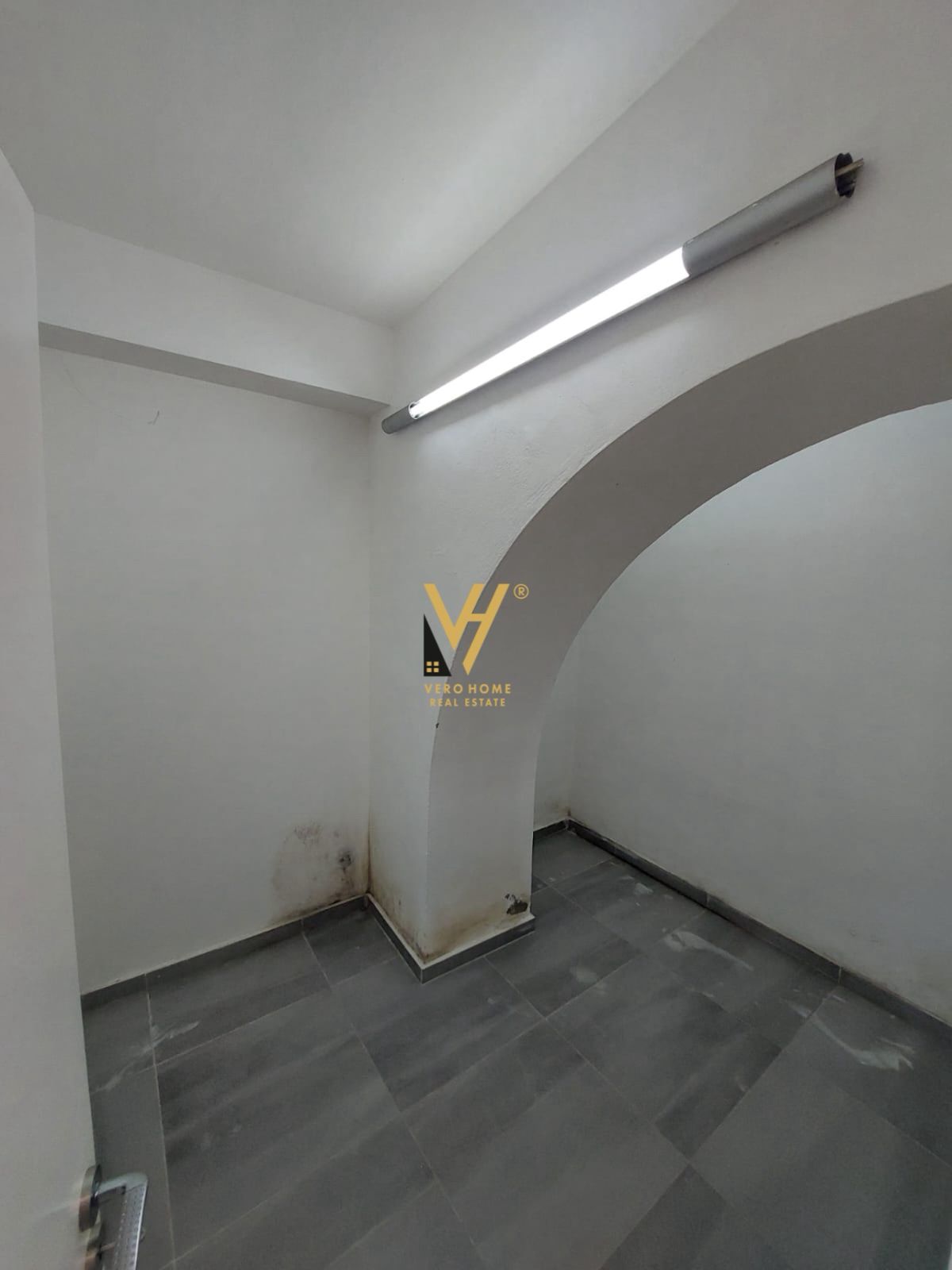 DYQAN 30 M2 TE RRUGA SULEJMAN PASHA 45.000 LEKE