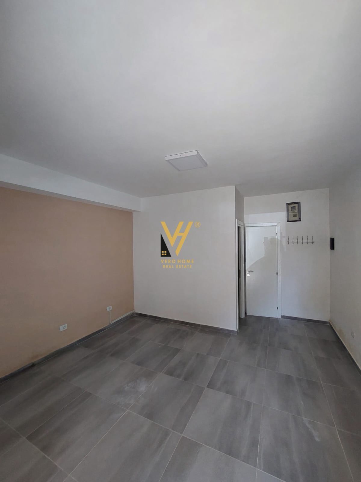 DYQAN 30 M2 TE RRUGA SULEJMAN PASHA 45.000 LEKE